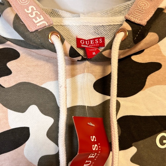 Guess Los Angeles crop top hoodie super cool, pink camo piece, Y2K, hip hop, rap - Picture 6 of 7
